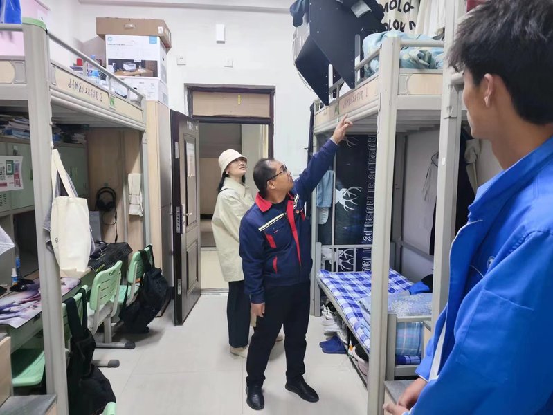 3.员工宿舍安全检查.jpg